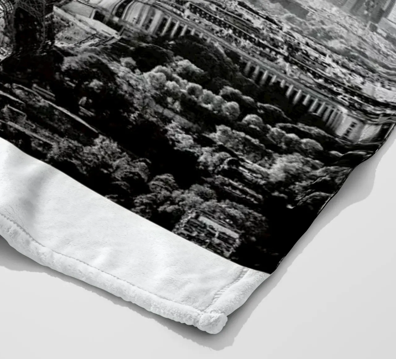Paris Skyline coperta in pile da METROPOLIS