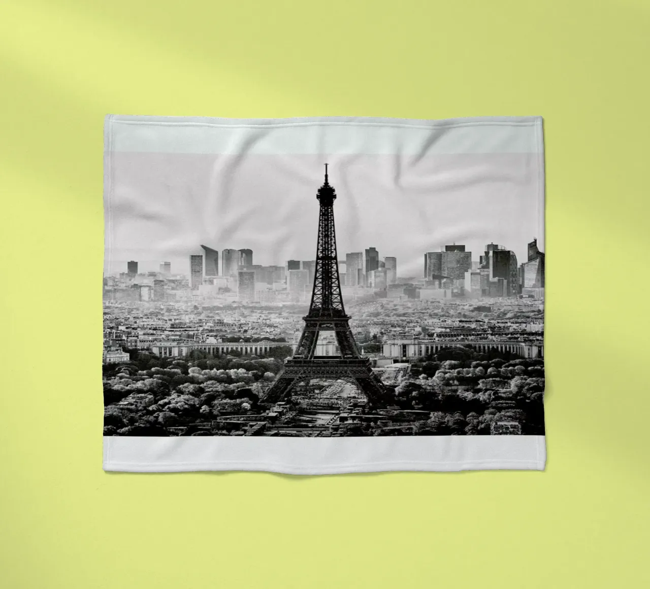 Paris Skyline coperta in pile da METROPOLIS