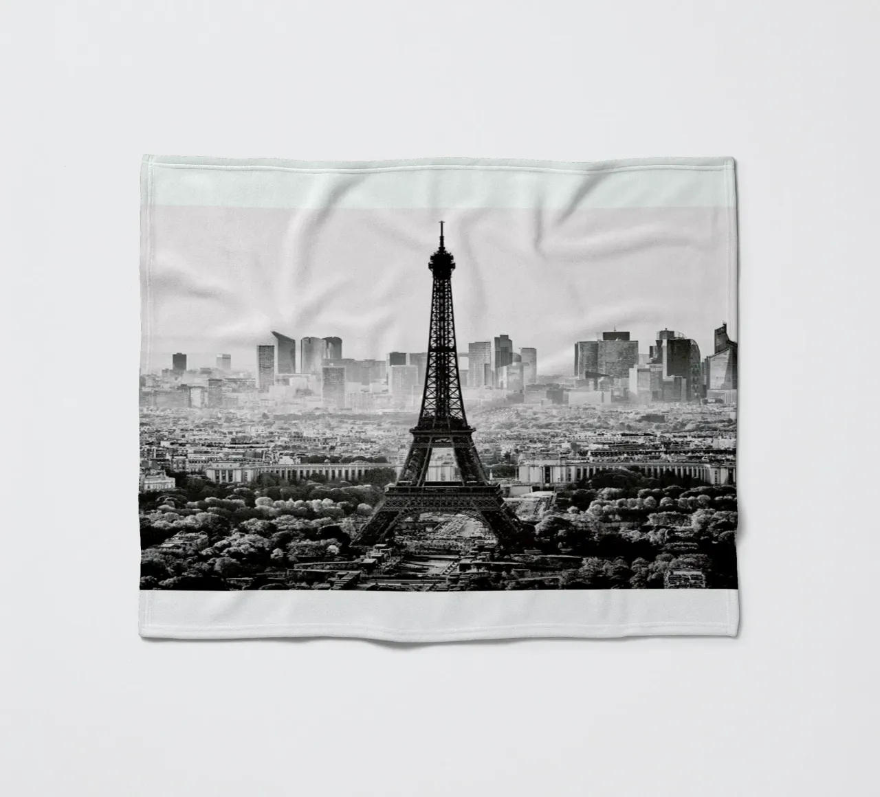 Paris Skyline coperta in pile da METROPOLIS