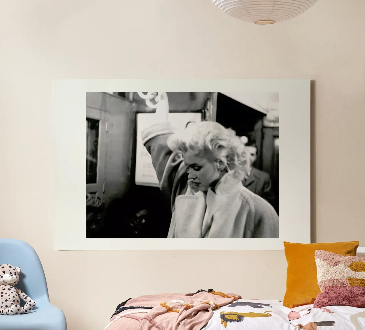 Marilyn Monroe, on subway 1995 New York tela con Cornice a cassetta da Gallery Print and Art Limited
