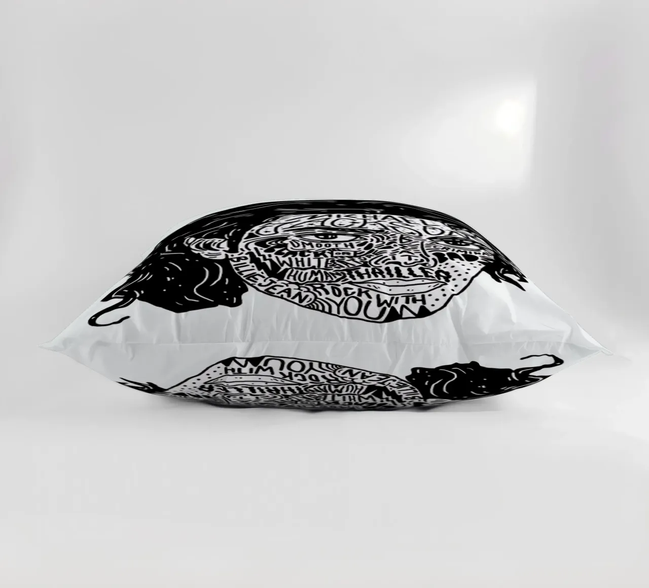 Mikey cuscino da Nick Cocozza