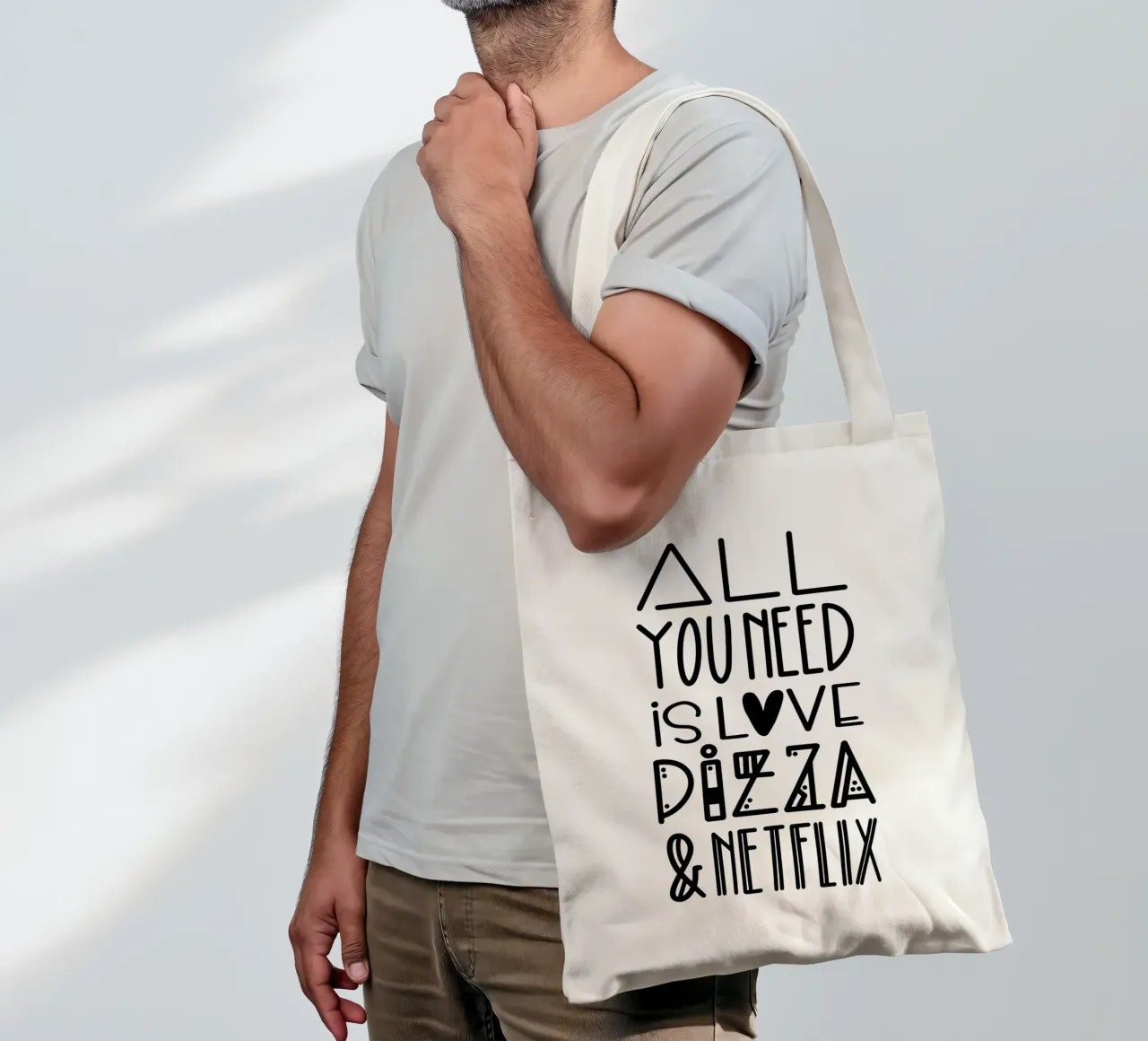 All you need is pizza und netflix borsa in juta da LIMITED EDITION LETTERS