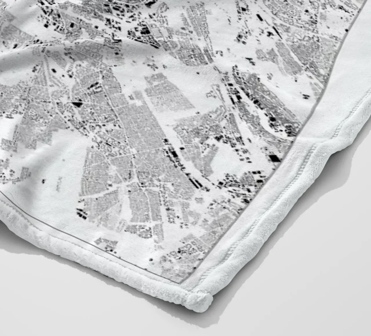 Berlin Map coperta in pile da The Cartography Collection