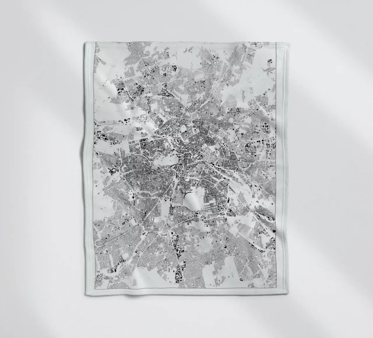 Berlin Map Fleecedecke von The Cartography Collection