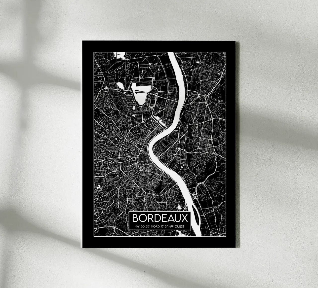 Bordeaux zwarte kaart canvas met Baklijst van Frame the World