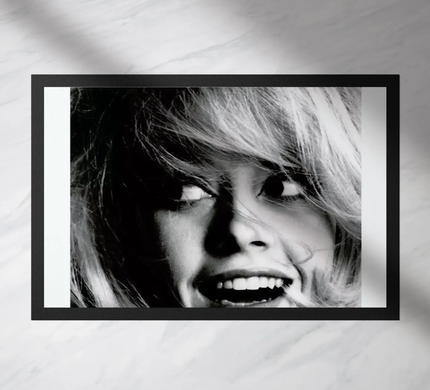 Model, 1966 Fußmatte von Gallery Print and Art Limited