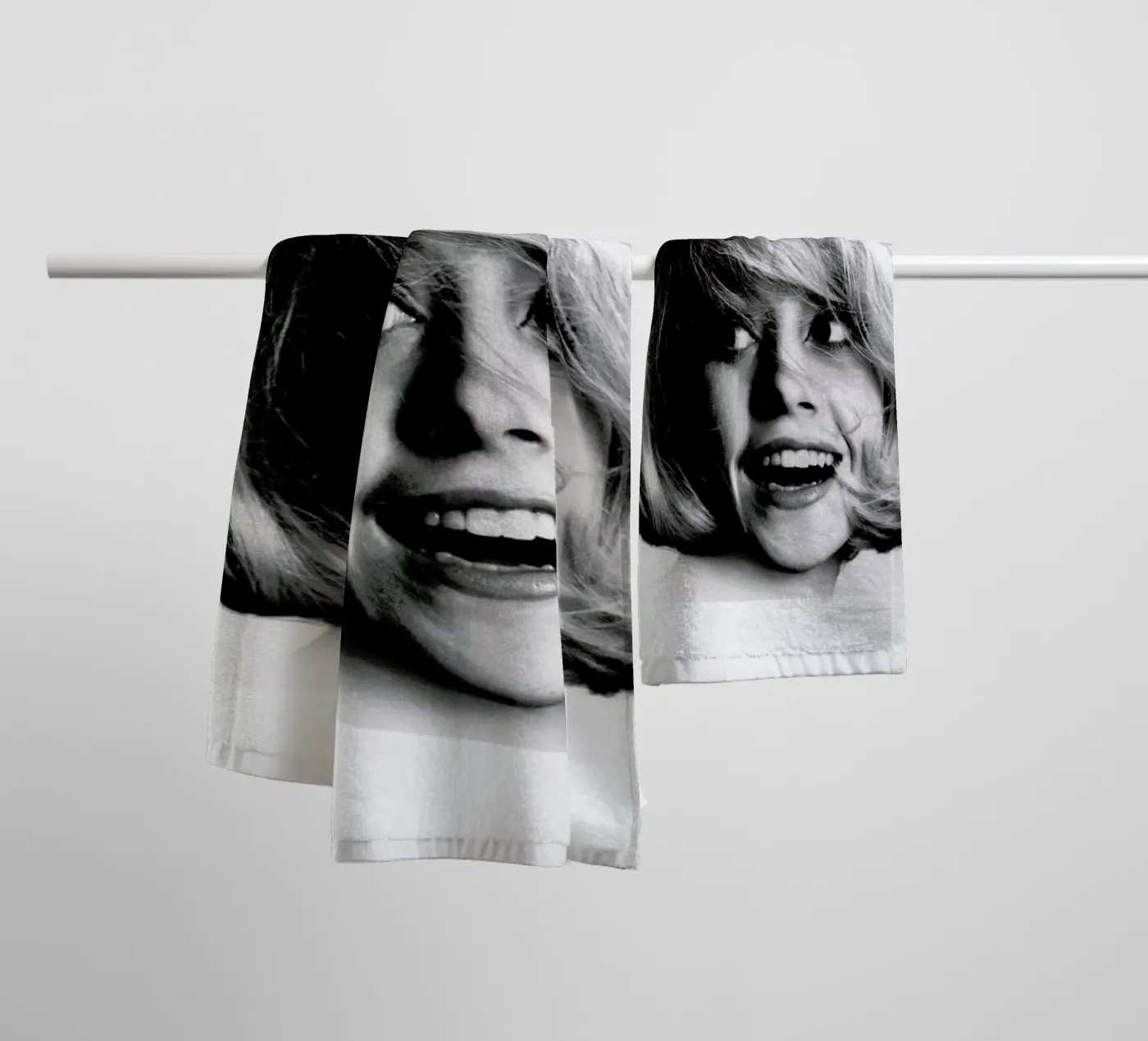 Model, 1966 Handtuch von Gallery Print and Art Limited