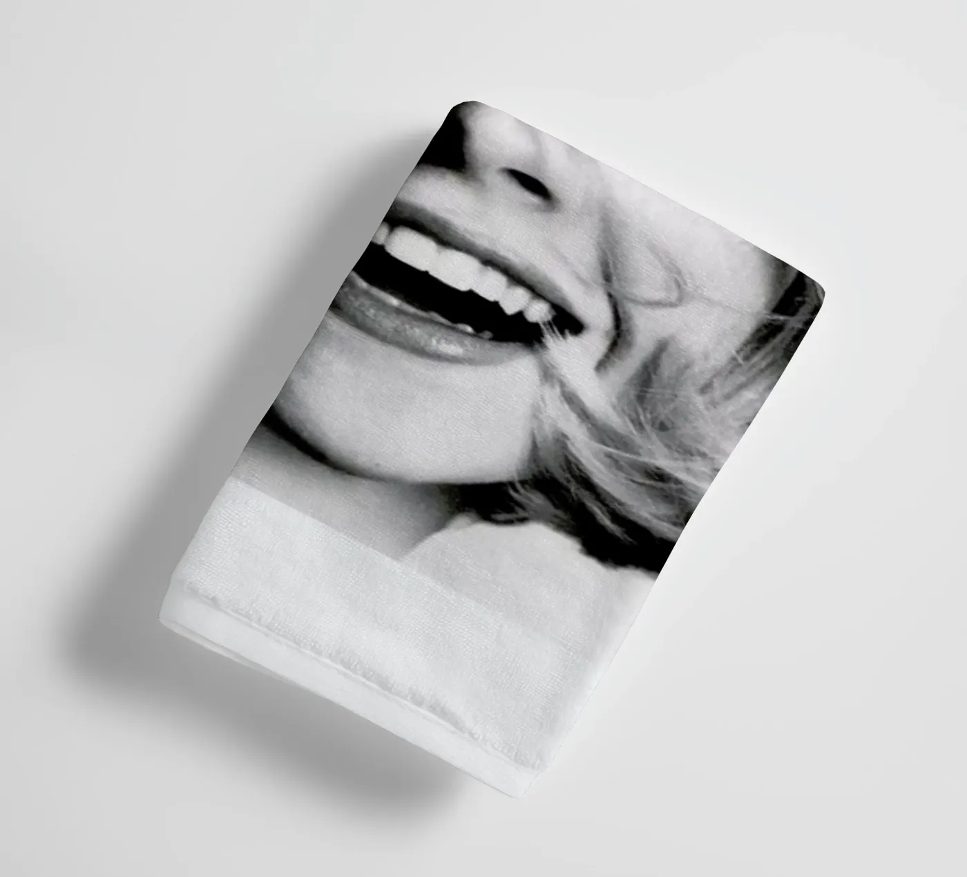 Model, 1966 Handtuch von Gallery Print and Art Limited