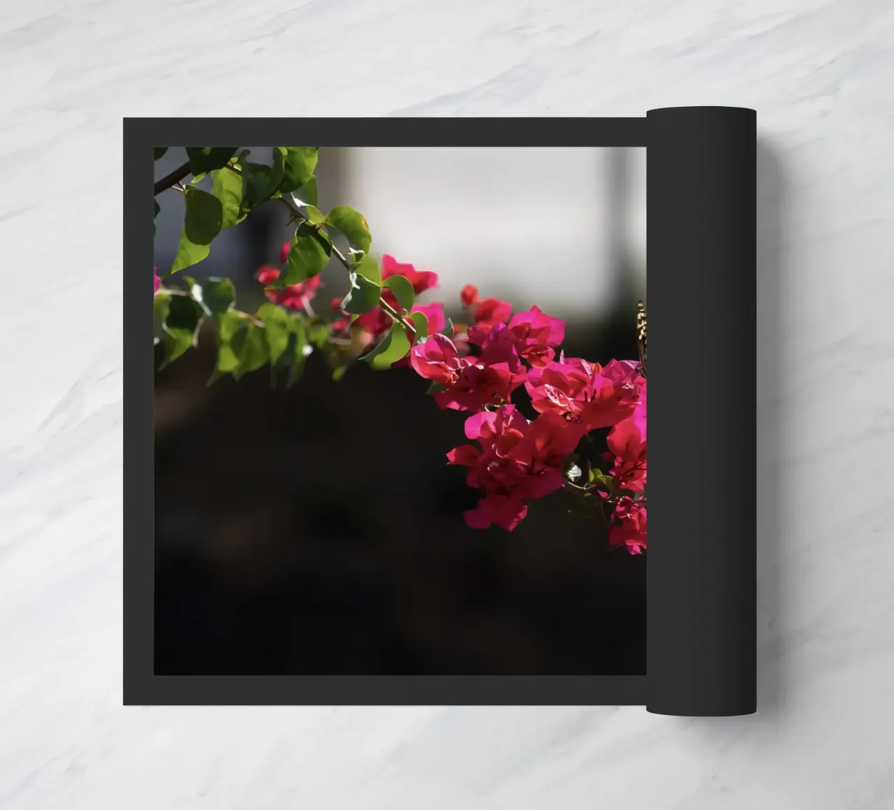 Farfalla su fiori rosa zerbino da Léa Lefebvre Photography
