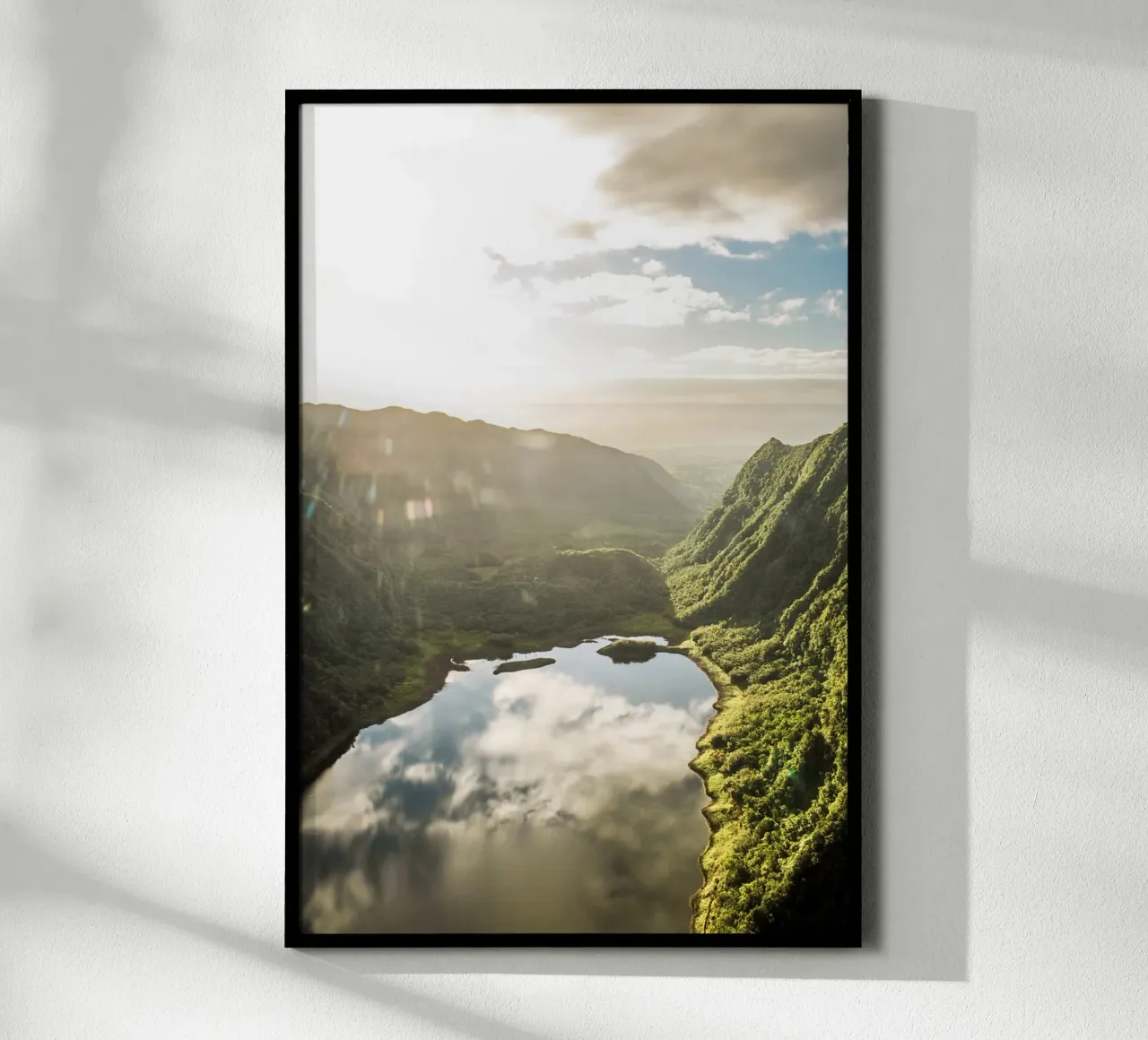 Vue sur le lac poster avec cadre en aluminium de Léa Lefebvre Photography