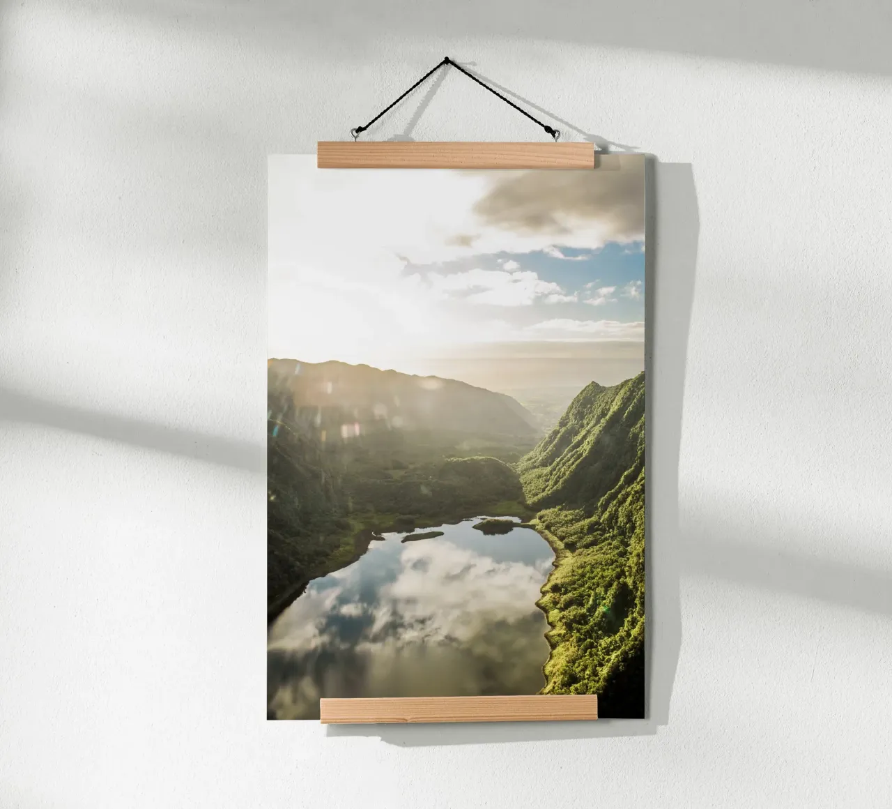 Vue sur le lac poster avec cadre en aluminium de Léa Lefebvre Photography