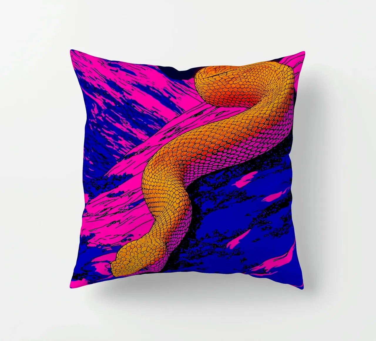 Serpente sulla montagna - Pop Art cuscino da ColorCrash Gallery