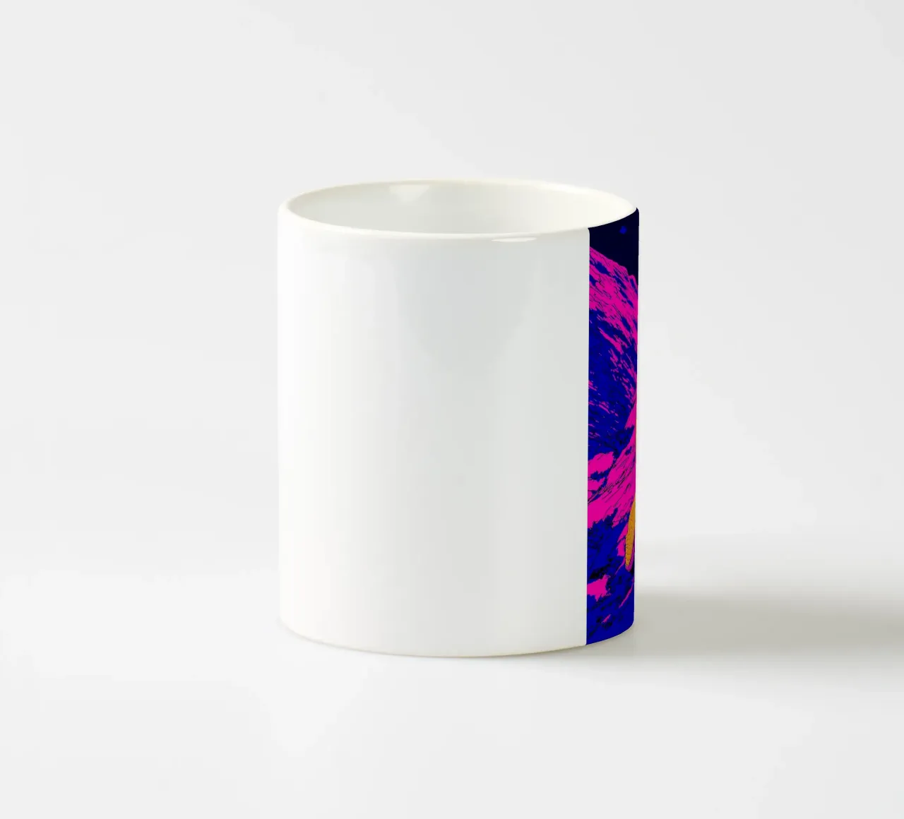Serpente sulla montagna - Pop Art tazza in ceramica da ColorCrash Gallery