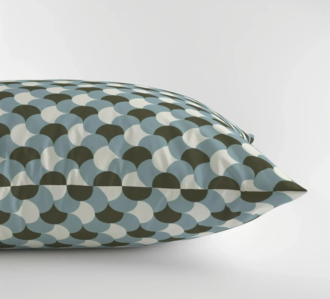 Variante gingham geometrico in tinta pastello grigio cuscino da Little Dean