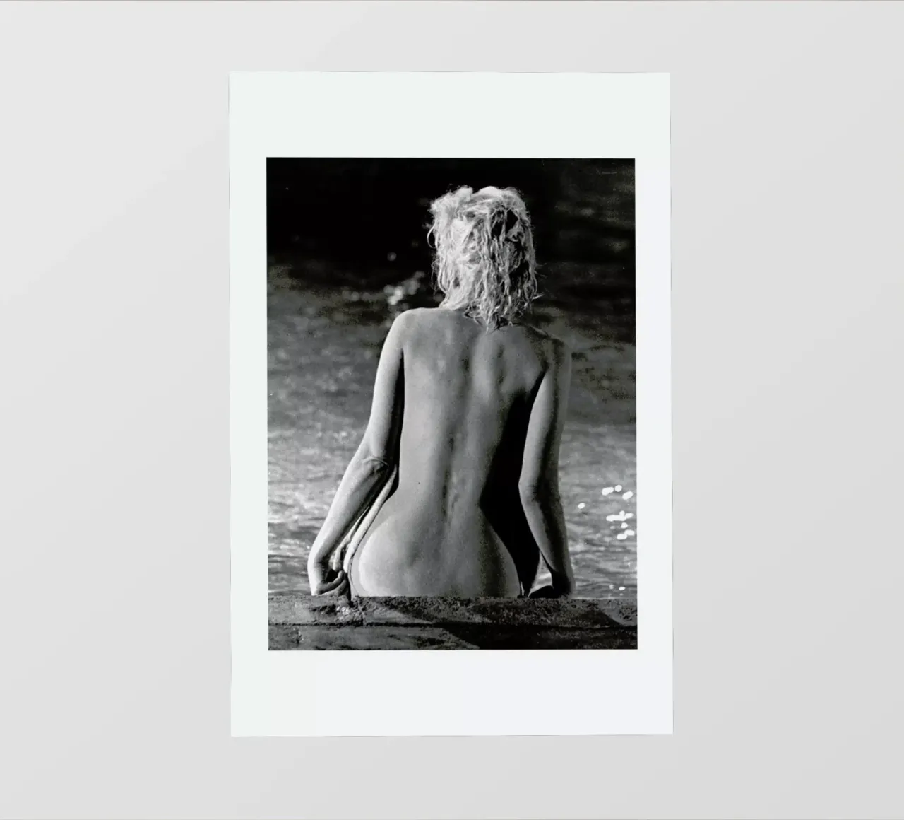 Marilyn Monroe, poolside telo in pvc da Gallery Print and Art Limited