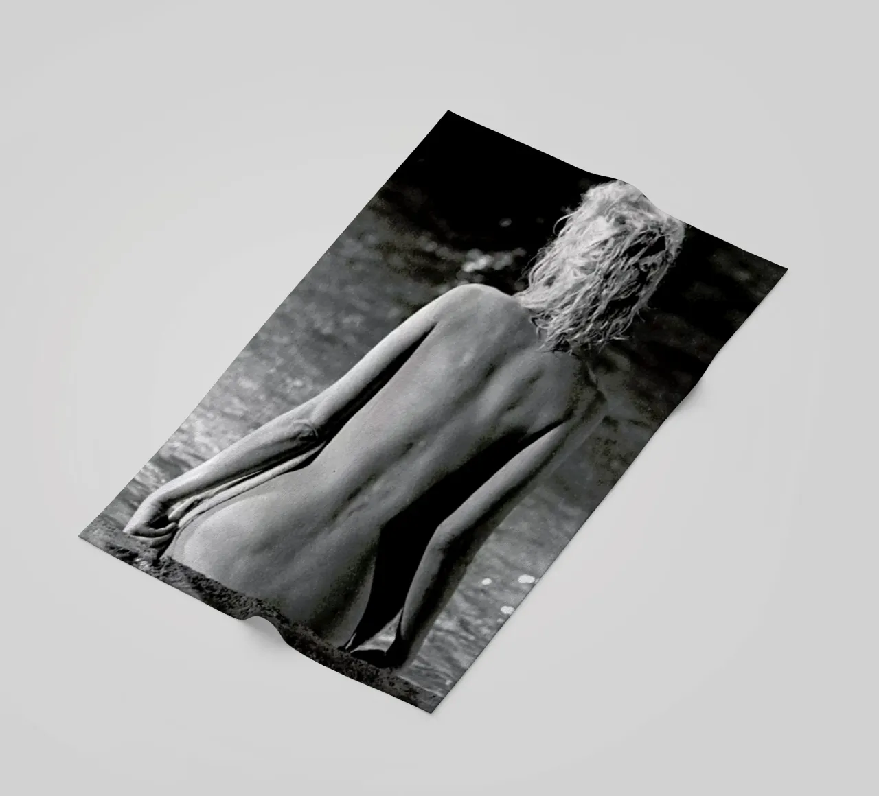 Marilyn Monroe, poolside telo mare da Gallery Print and Art Limited