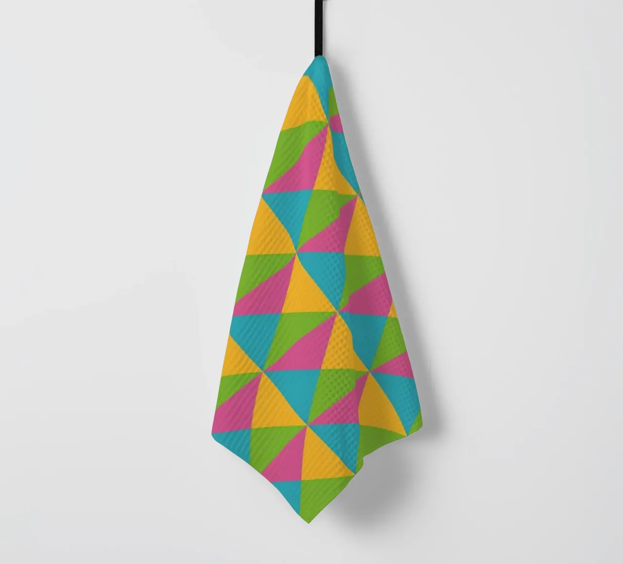 Motif printanier, couleurs jaune, vert, bleu, forme géométrique torchon de CreatedbySon