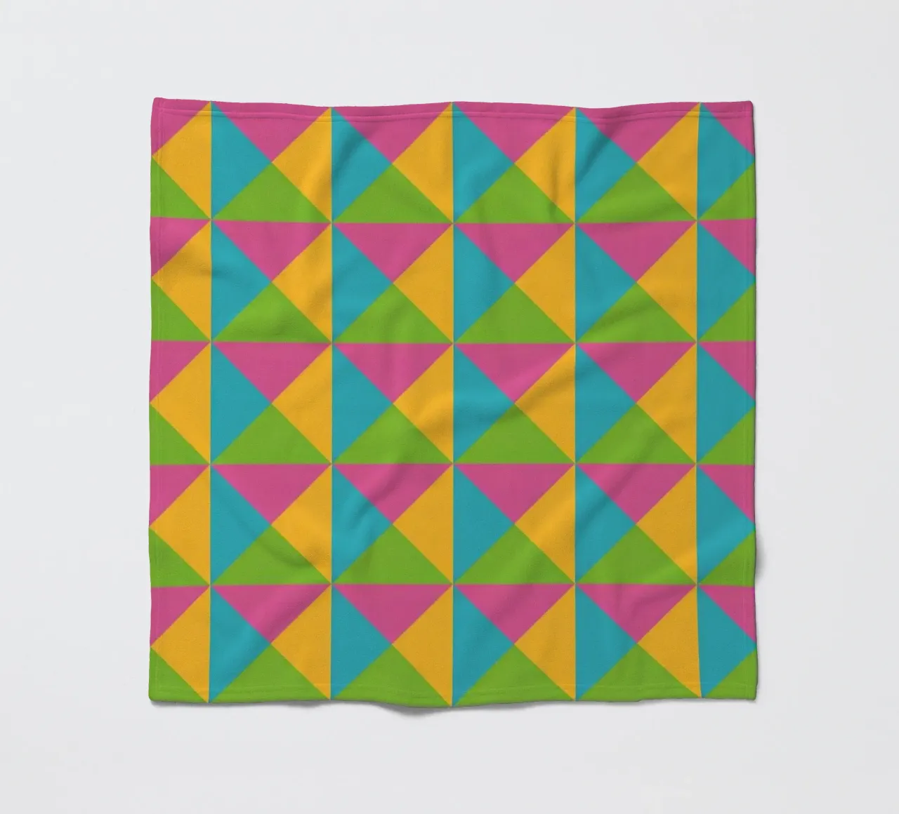 Design primaverile, colori giallo, verde, blu, forma geometrica coperta in pile da CreatedbySon