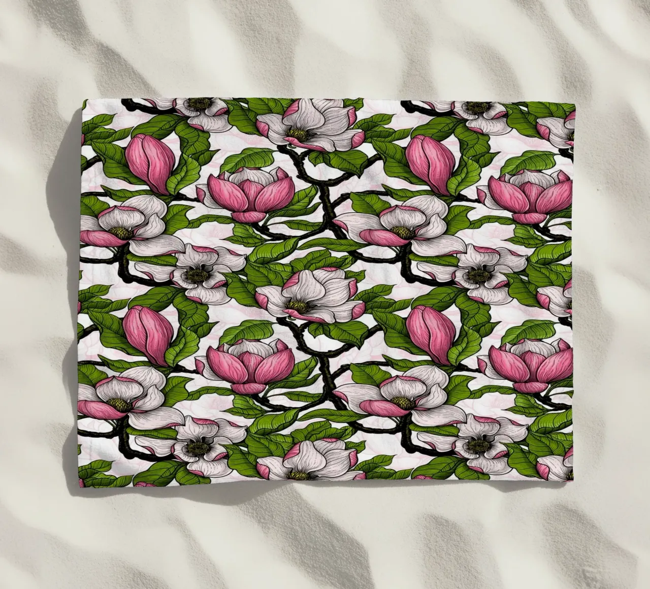 Magnolia in fiore telo mare da Painted Nature