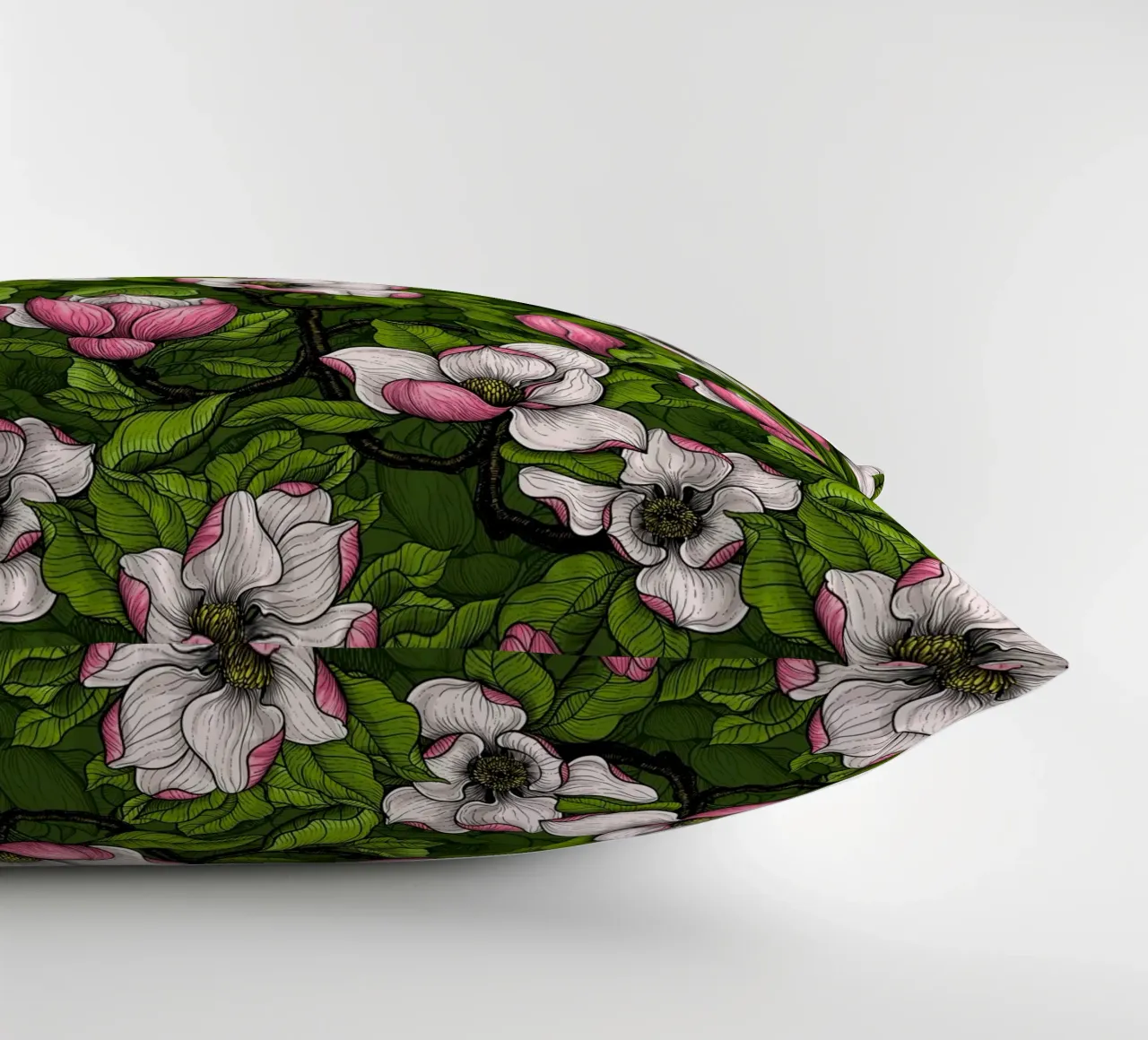 Magnolia in fiore cuscino da Painted Nature