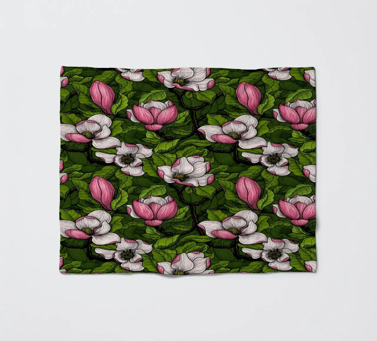 Magnolia in fiore coperta in pile da Painted Nature
