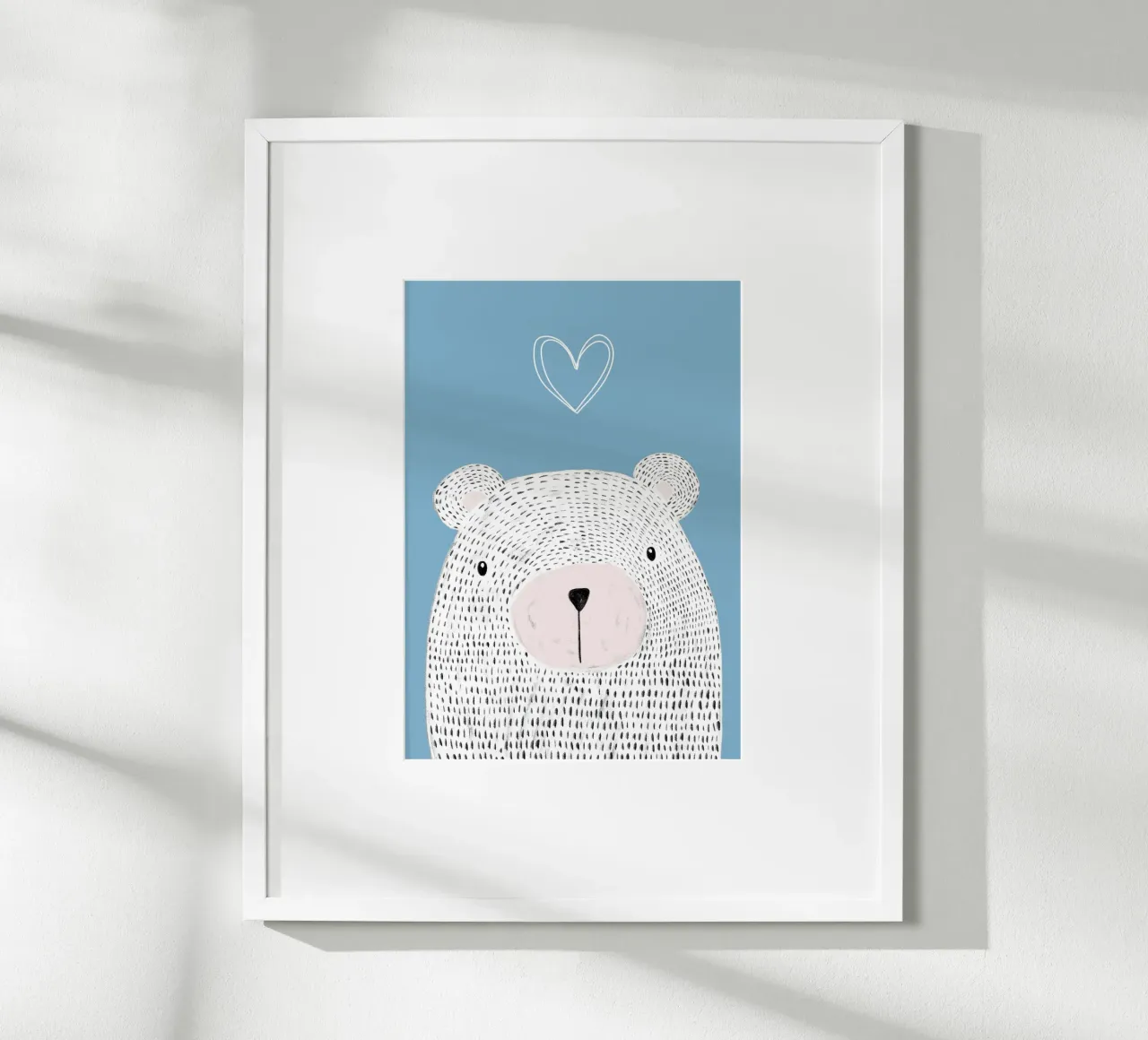 Kleiner Bär mit Herz poster con telaio in legno da BAINAI KIDS