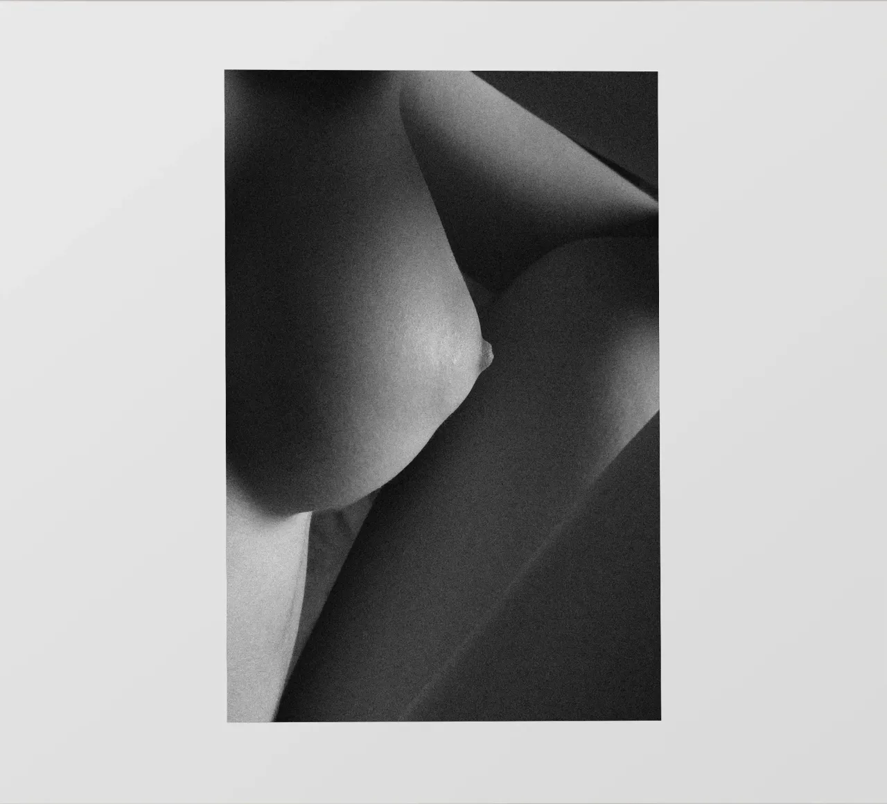 Breast in profile pellicola backlit da Dave Hare Photography