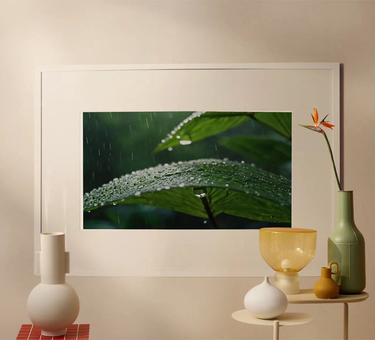 Les gouttes de pluie s'accumulent sur les feuilles d'un vert éclatant dans une forêt luxuriante. hahnemühle de DesignDoodle