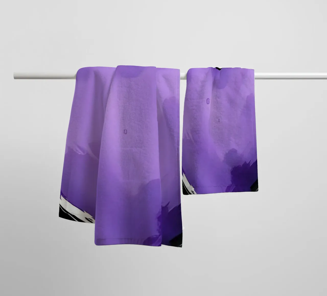 cuore_nero_viola_2a asciugamano da bagno da Pink- und LoveArt by LK