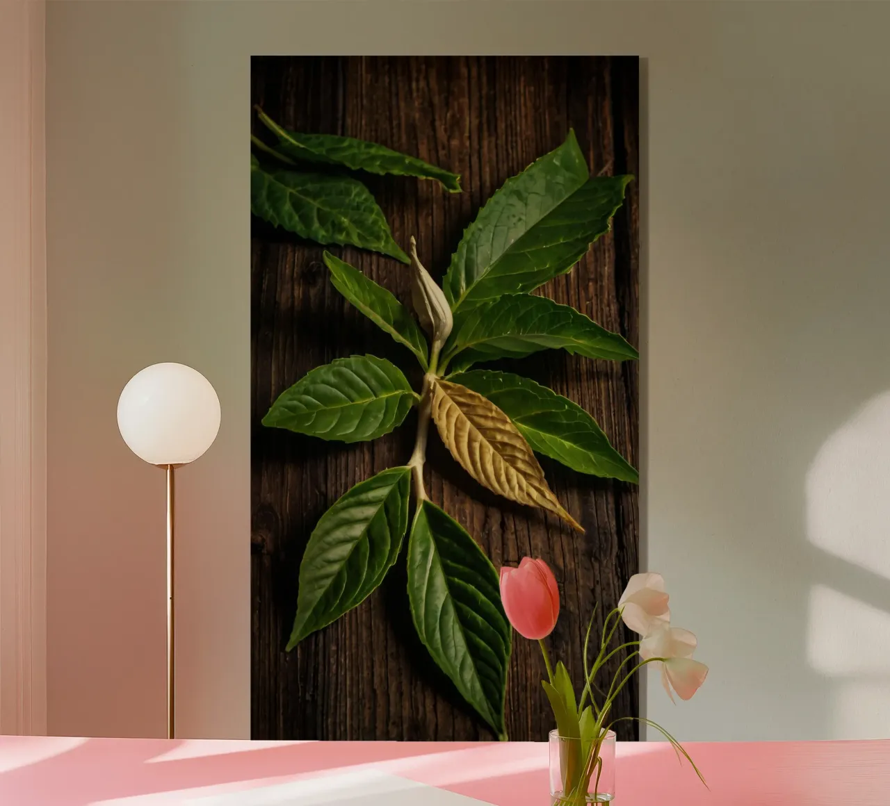 Foglie verdi fresche con una singola foglia secca su un rustico di legno plexiglass da DesignDoodle