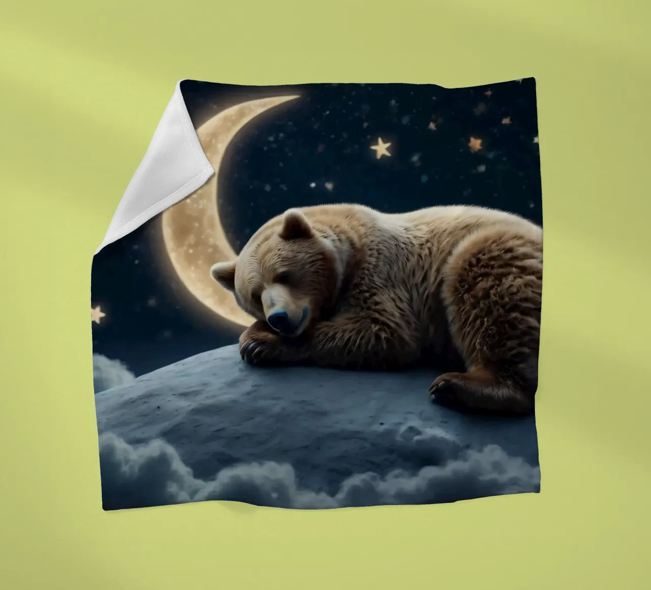 Un orso pacifico che riposa su una nuvola sotto una notte di cielo stellato coperta in pile da DesignDoodle