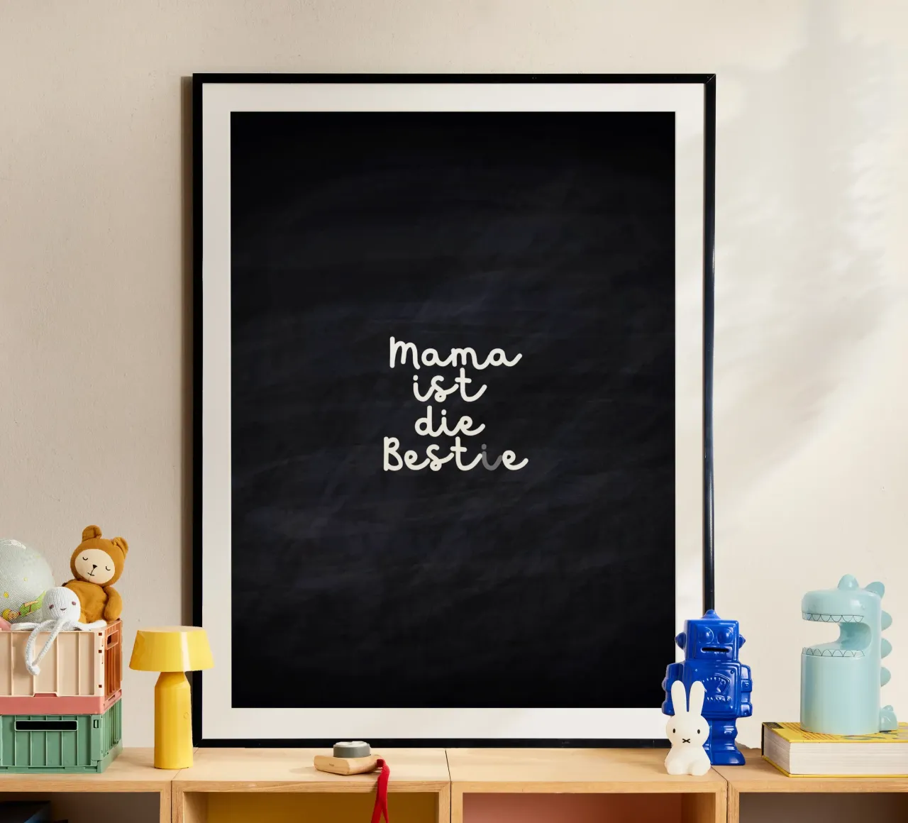 Mama ist die Best(i)e poster con telaio in plastica da Ohkimiko