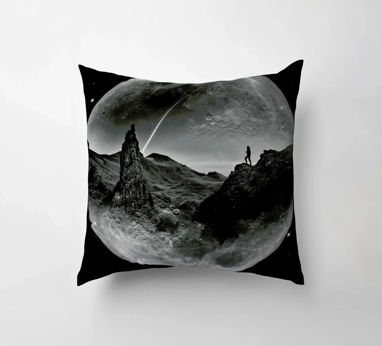 Bagliore di luna cuscino da Stoian Hitrov