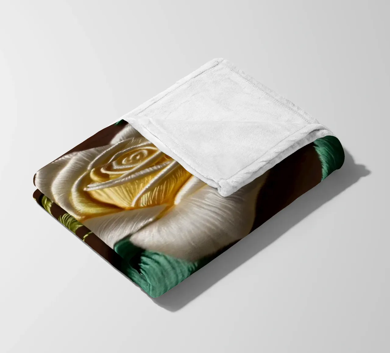 Ricamo floreale colorato in giallo e bianco coperta in pile da DesignDoodle