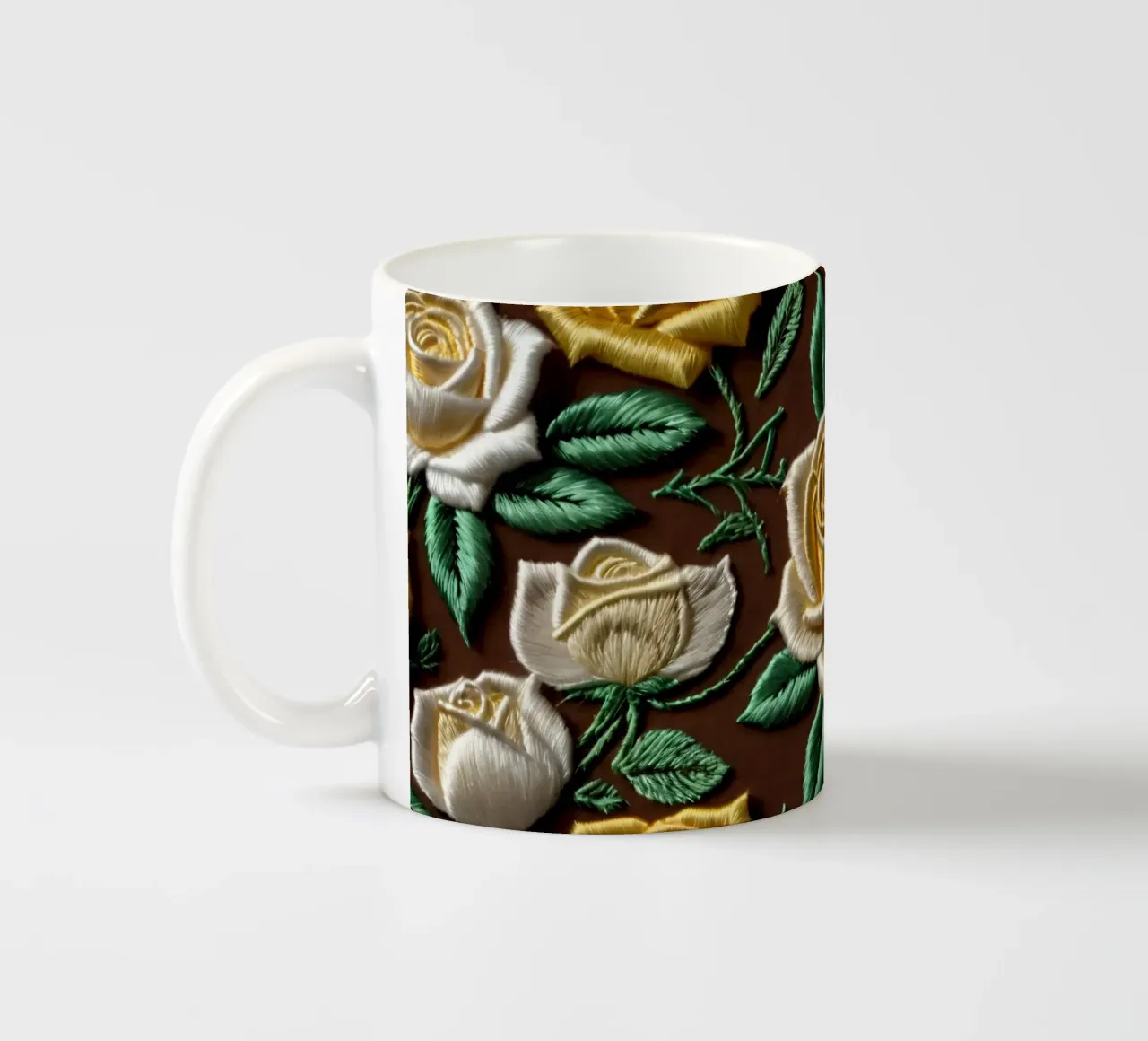 Rose ricamate di ottima fattura su un tessuto marrone tazza in ceramica da DesignDoodle