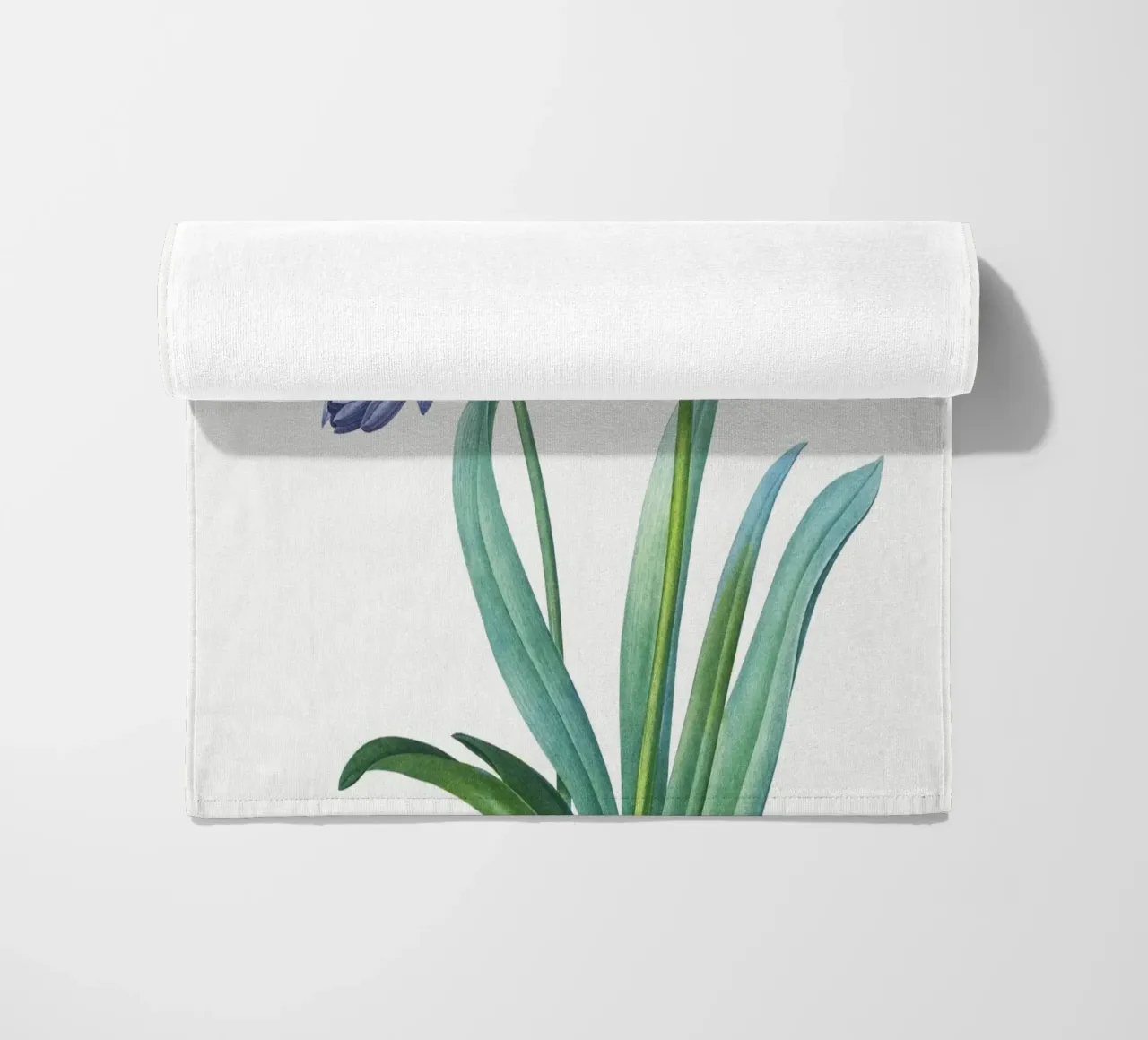 Giglio del Nilo, fiore viola Illustrazione botanica telo mare da Pretty Flowers Vintage Botanicals
