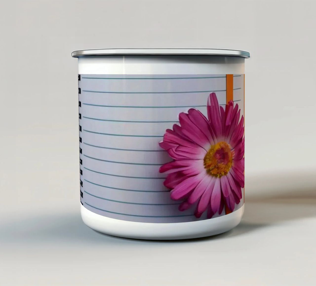 Uno spazio di lavoro colorato con un taccuino con un fiore tazza in smalto da DesignDoodle