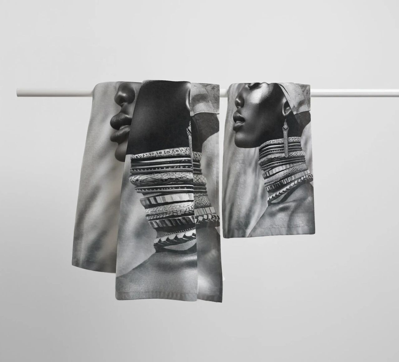 Zwarte modevrouw badhanddoek van Carinaprint