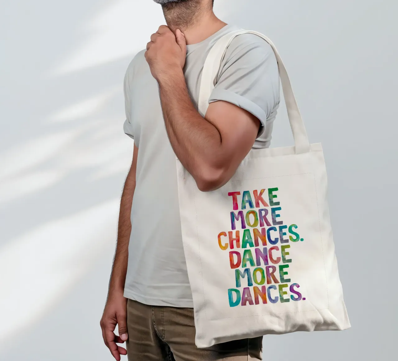 Corri più rischi Balla più balli Acquerelli arcobaleno borsa in juta da THE MOTIVATED TYPE