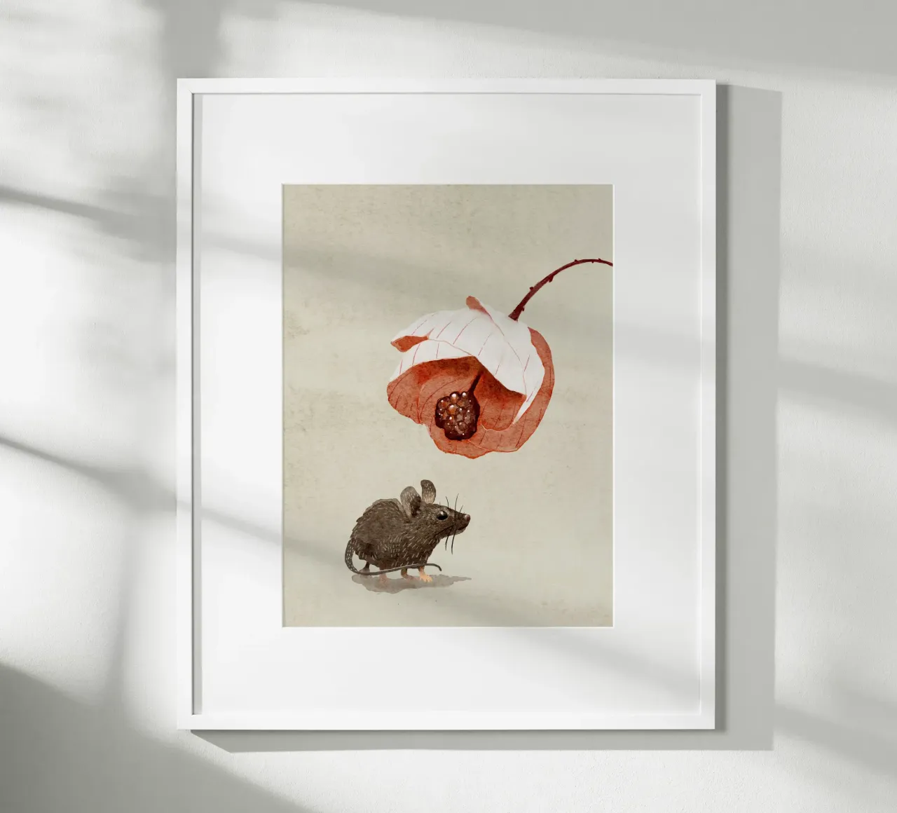 Topo e fiore poster con telaio in alluminio da Katie O'Shea
