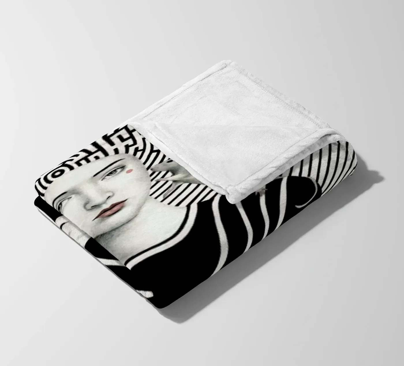 Mara fleece blanket by Sofia Bonati