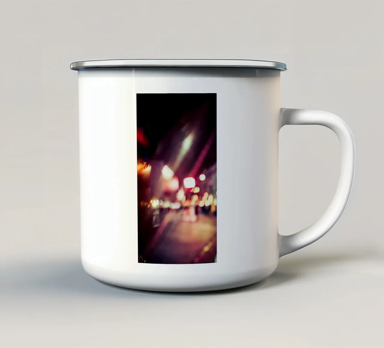 Abstrakt London tazza in smalto da Flo Klein