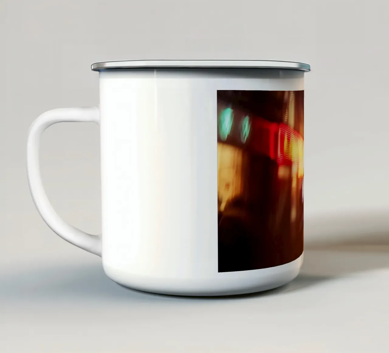 London Lights tazza in smalto da Flo Klein