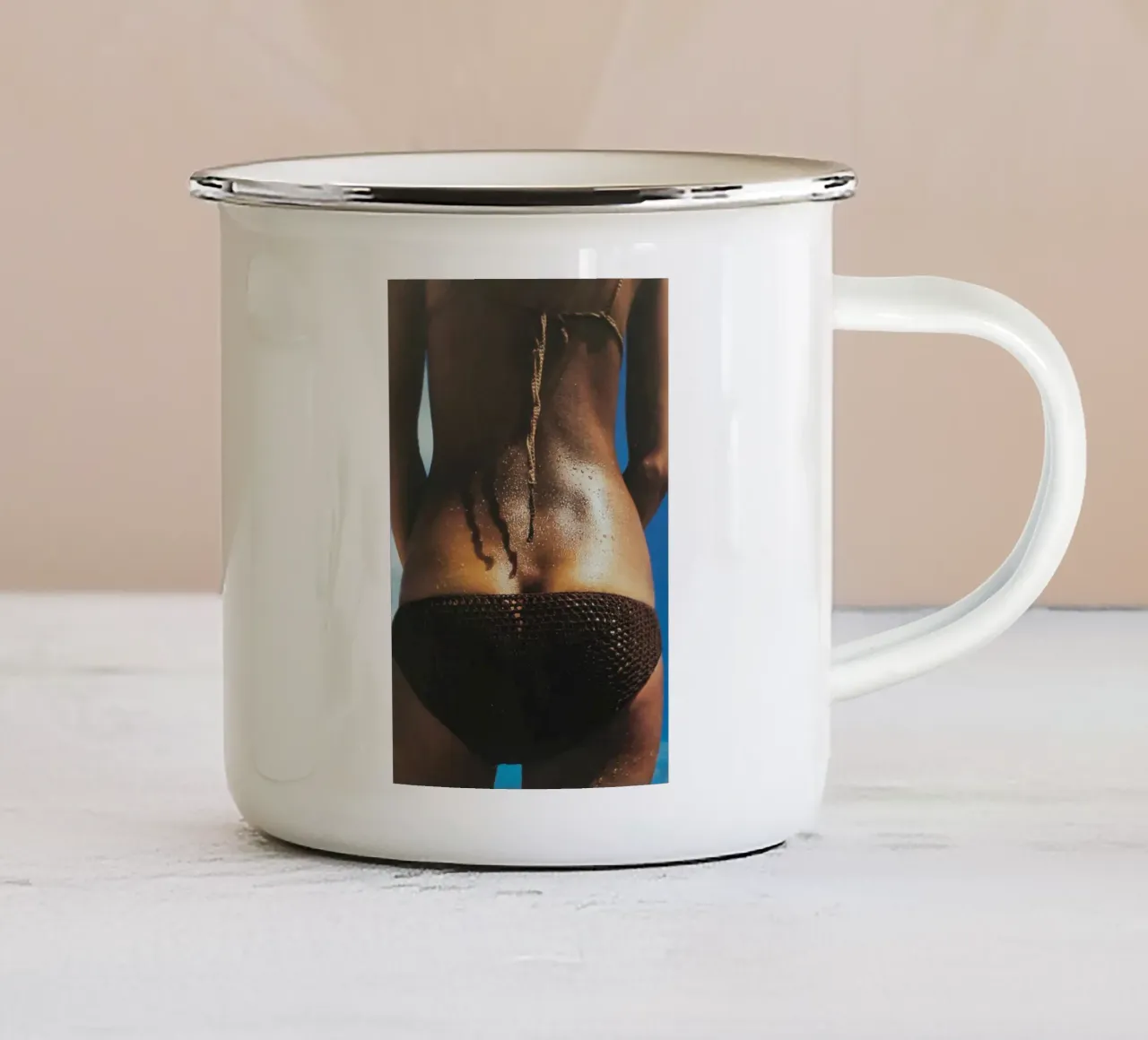 Bikini vintage tazza in smalto da Carinaprint