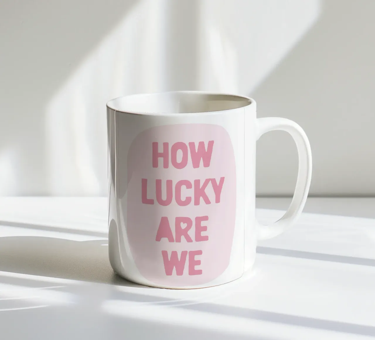 How Lucky Are We Print, Pink Trendy Wall Art tazza in ceramica da Farlane