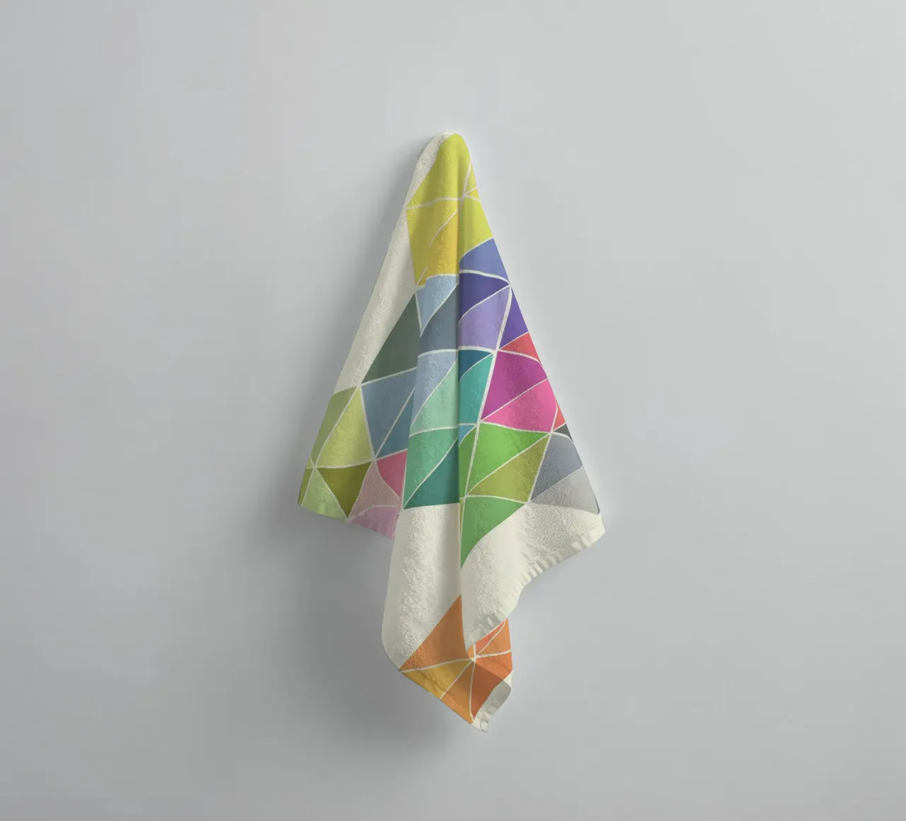 Gefragmenteerd badhanddoek van Cassia Beck Collage