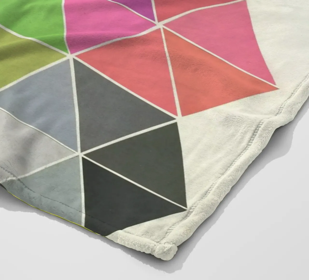 Fragmented Fleecedecke von Cassia Beck Collage