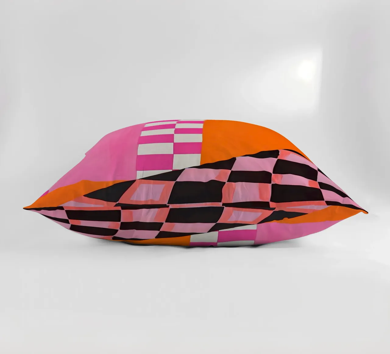 Pink and Orange Abstract Checks cuscino da Gypsy Galleria