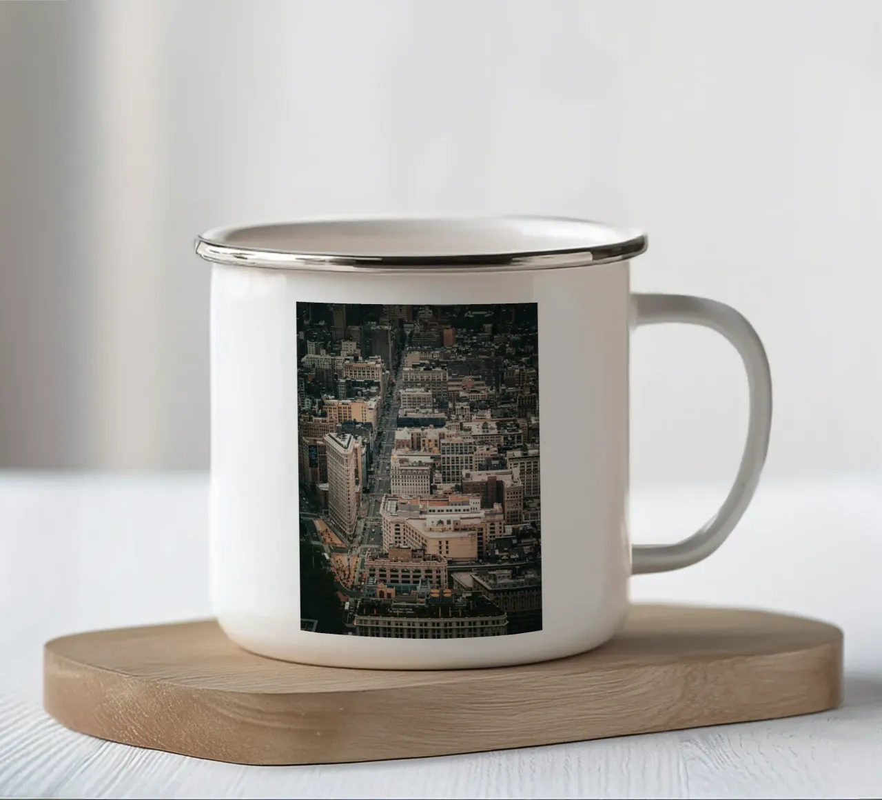 New York Flat Iron tazza in smalto da Flo Klein