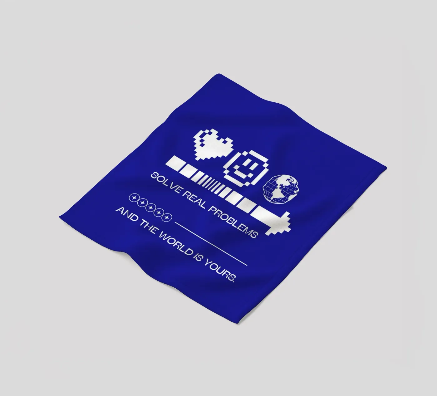 SOLVE REAL PROBLEMS coperta in pile da SMRT STUDIO